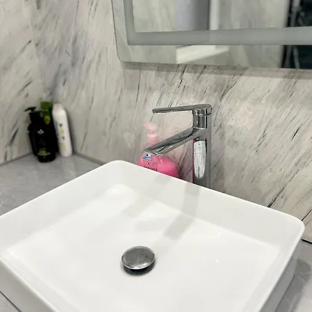 Budget Retreat Hotel 3*