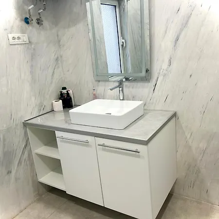 Budget Retreat Hotel