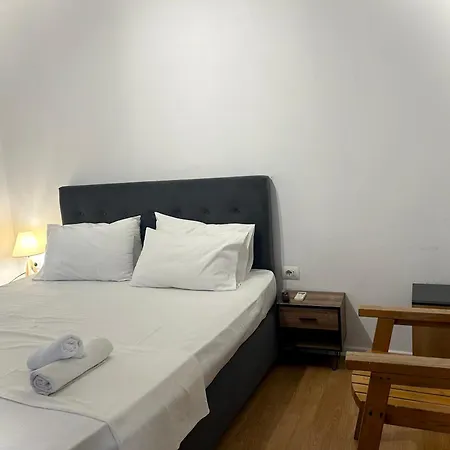 Budget Retreat Hotel