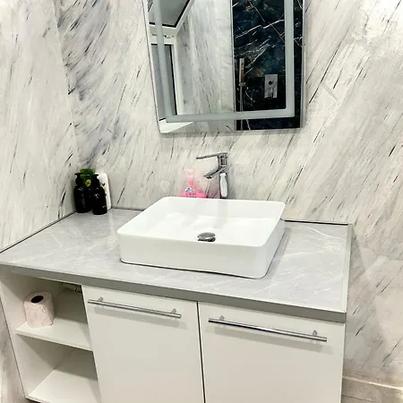 Budget Retreat Hotel 3*