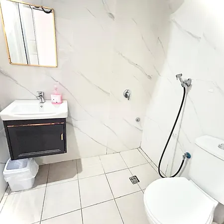 Budget Retreat Hotel